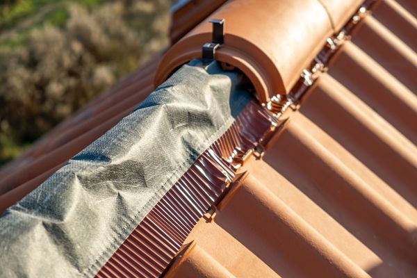 Détail réparation toiture Beaune - Intervention professionnelle